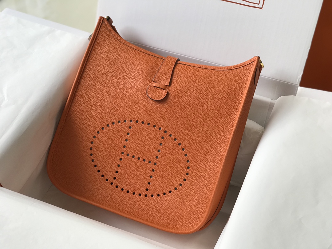 Hermes Evelyne III 29 PM Shoulder Bag In Orange Clemence Leather